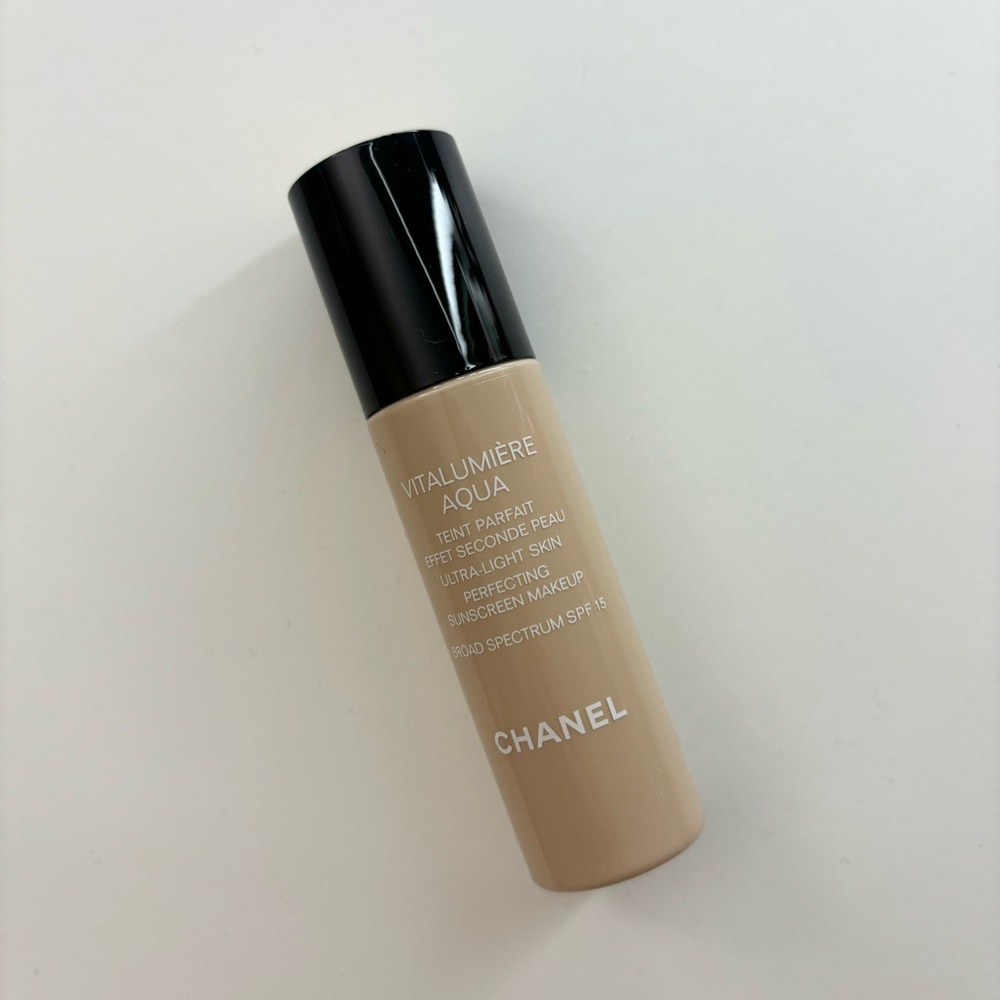Chanel Vitalumiere Aqua Foundation